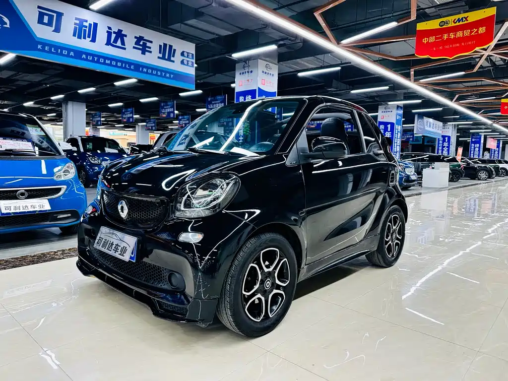 smart Fortwo 2017 — фото 1