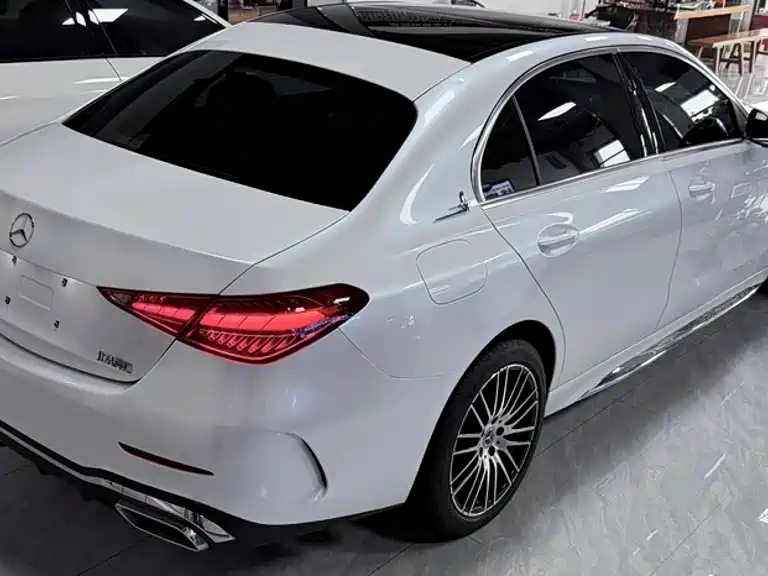 Mercedes-Benz C-Class 2025 — фото 11