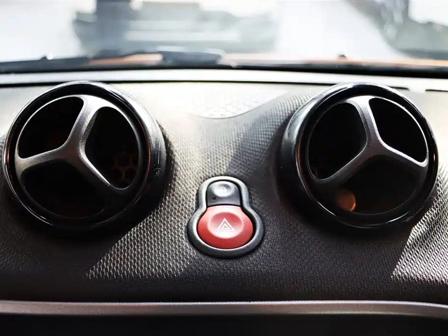 smart Fortwo 2017 — фото 18