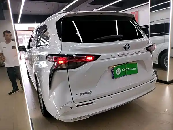 Toyota Sienna 2021