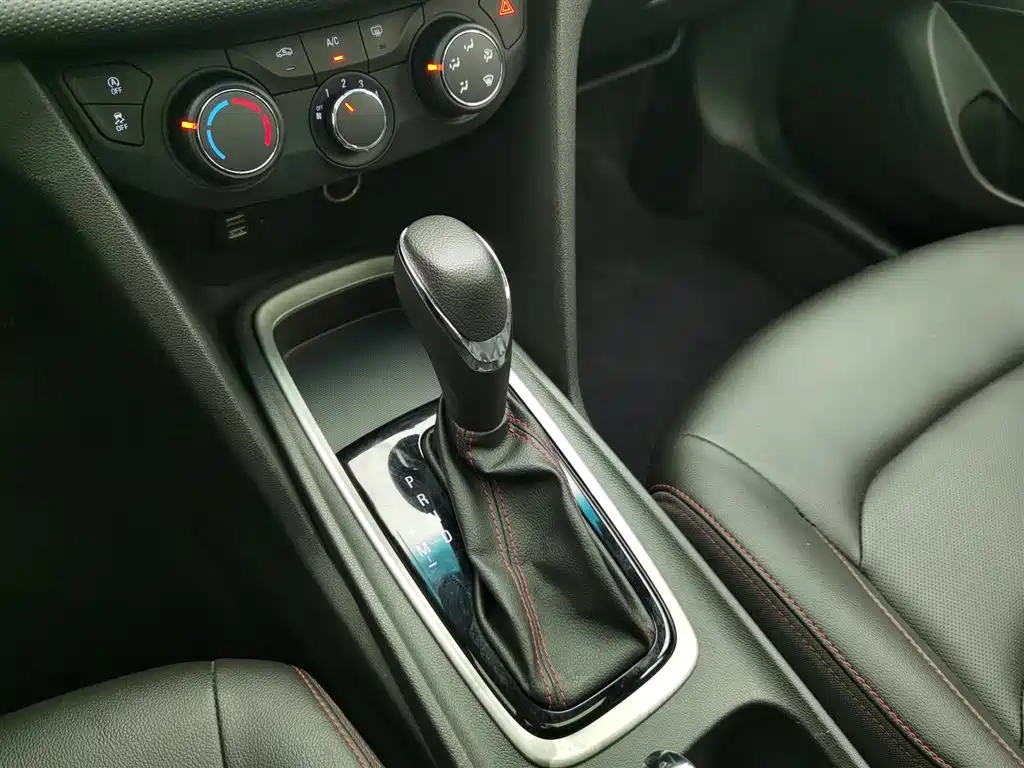 Chevrolet Monza 2019 — фото 13