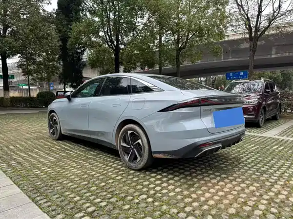 Geely Galaxy L6 2024