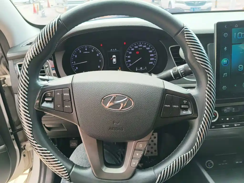 Hyundai Mistra 2014 — фото 11