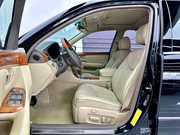 Lexus LS 2004