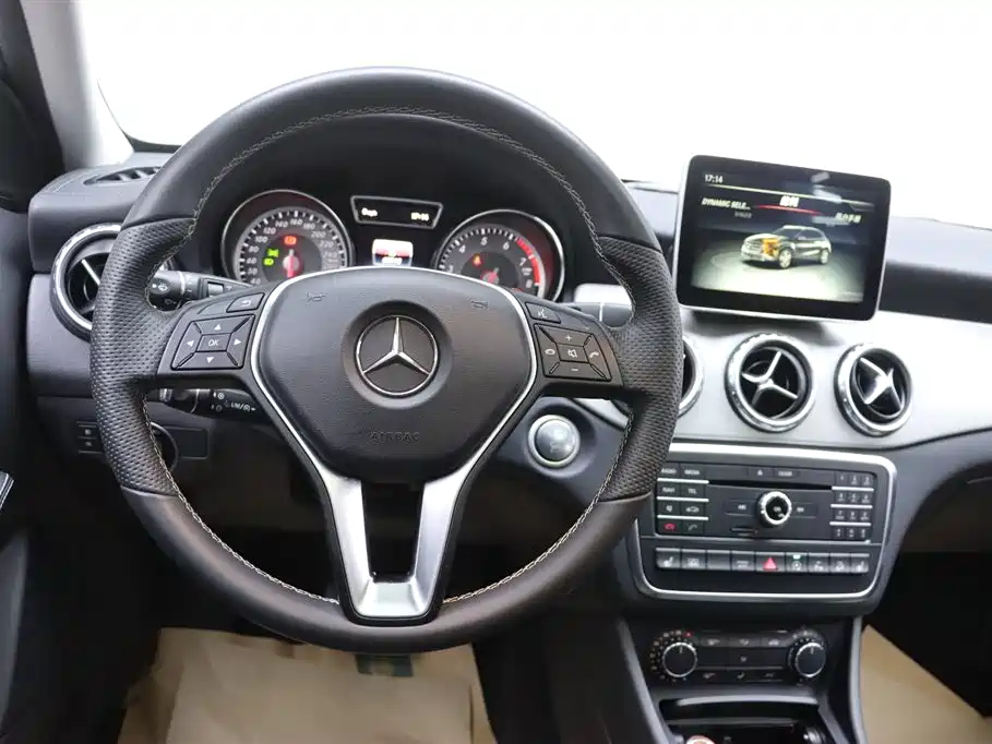 Mercedes-Benz GLA 2016 — фото 28