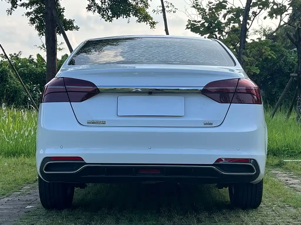 Geely Emgrand 2020 — фото 16