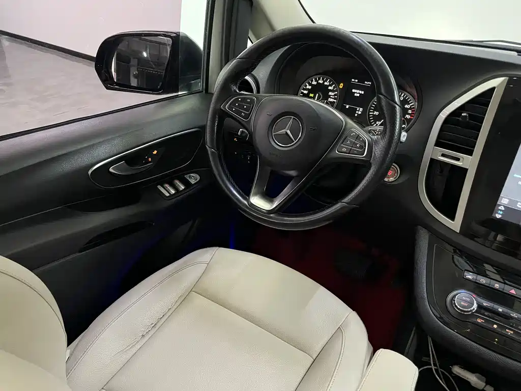 Mercedes-Benz Vito 2017 — фото 11