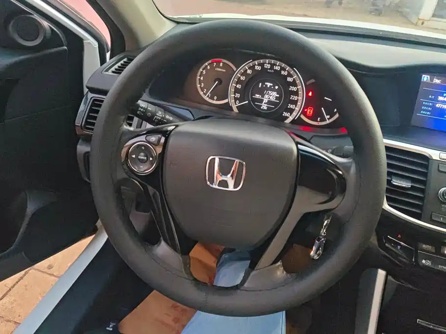 Honda Accord 2018 — фото 15