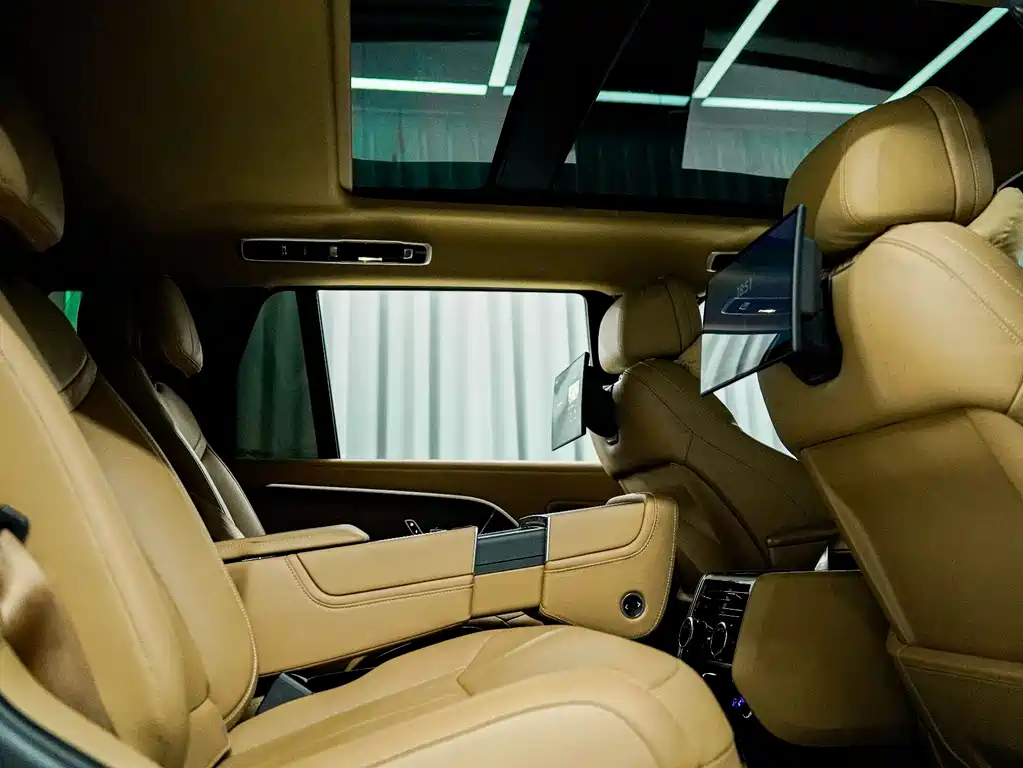 Land Rover Range Rover 2025 — фото 17