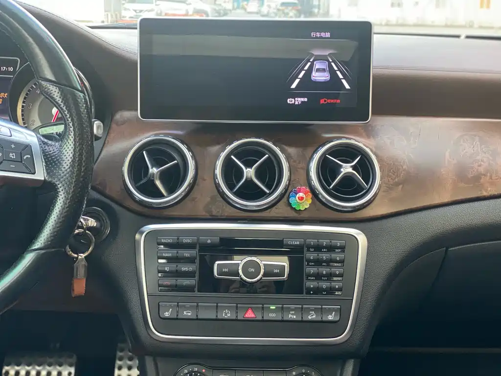 Mercedes-Benz GLA 2015 — фото 14