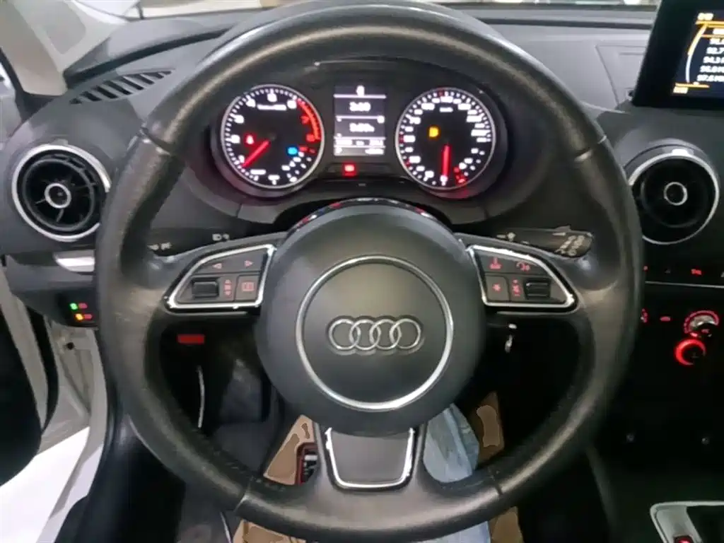 Audi A3 2017 — фото 11