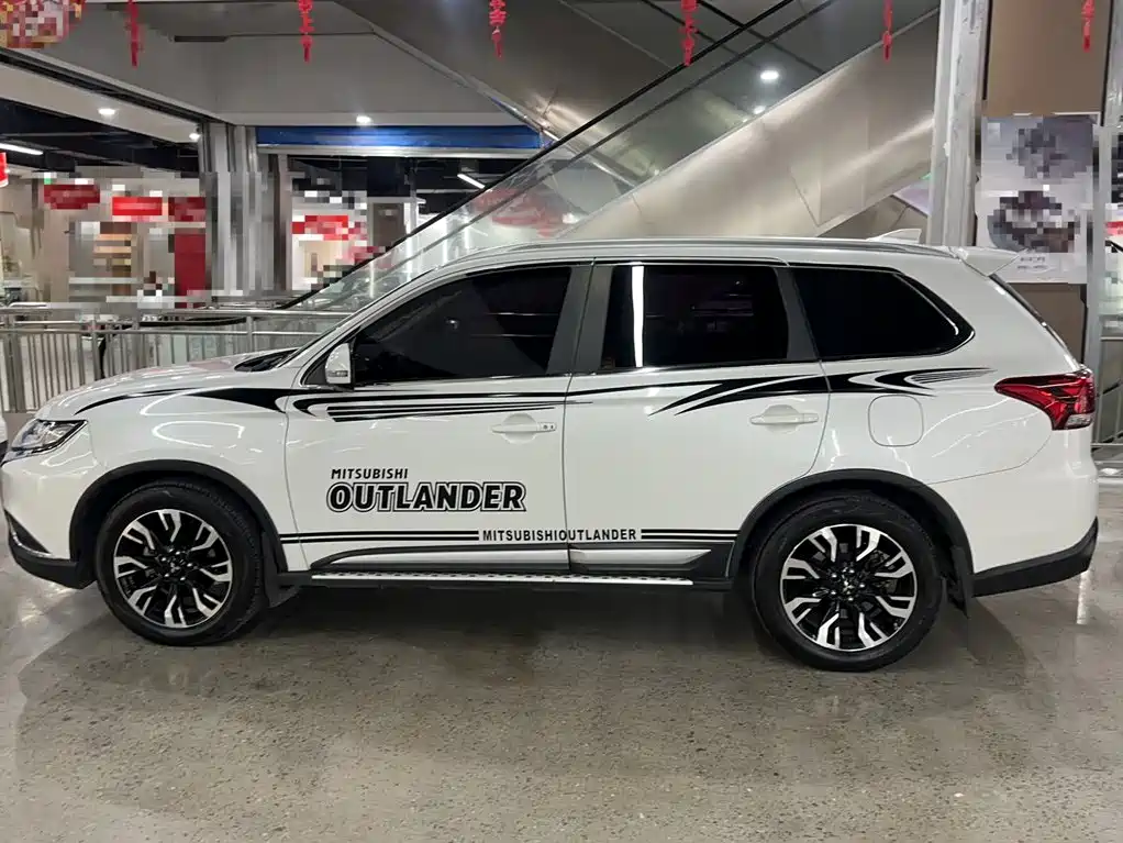 Mitsubishi Outlander 2019 — фото 9