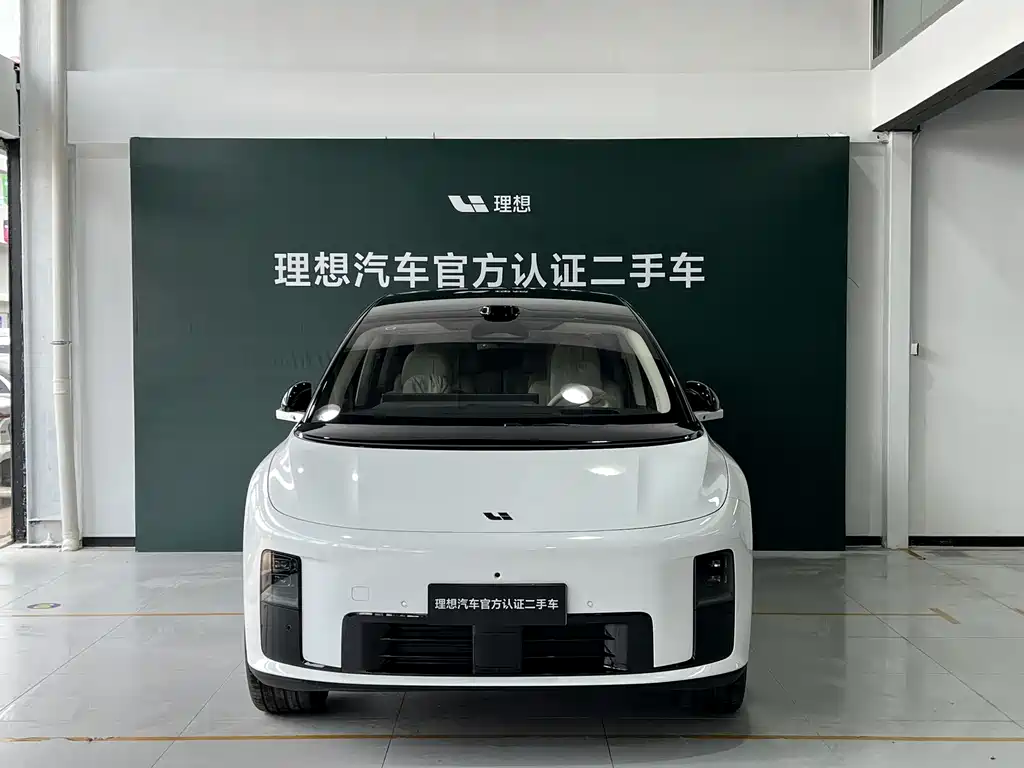Li Auto i8 2025 — фото 2