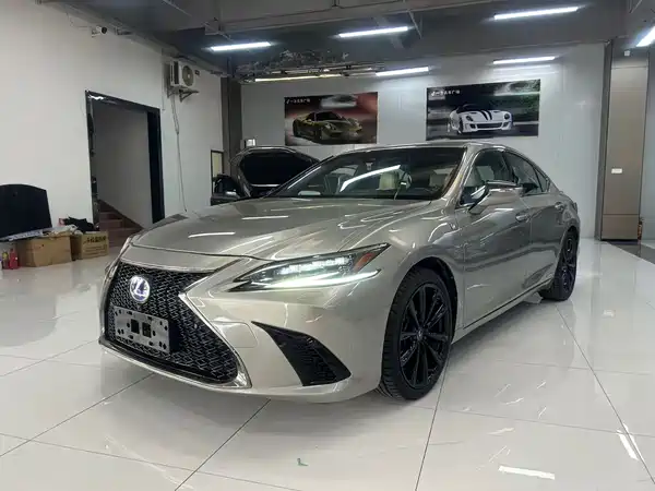 Lexus ES 2022