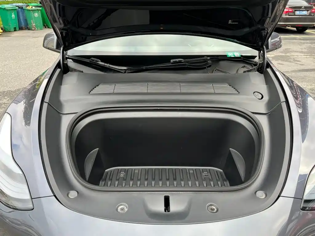 Tesla Model Y 2023 — фото 9