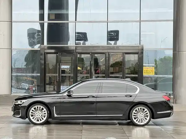 BMW 7 Series 2021
