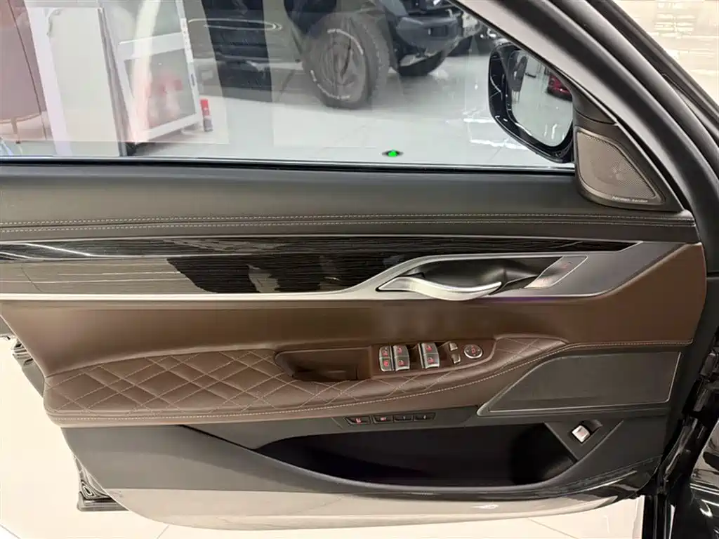 BMW 7 Series 2020 — фото 14