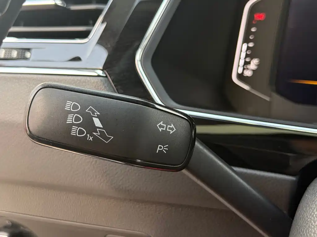 Volkswagen Tiguan L 2020 — фото 22
