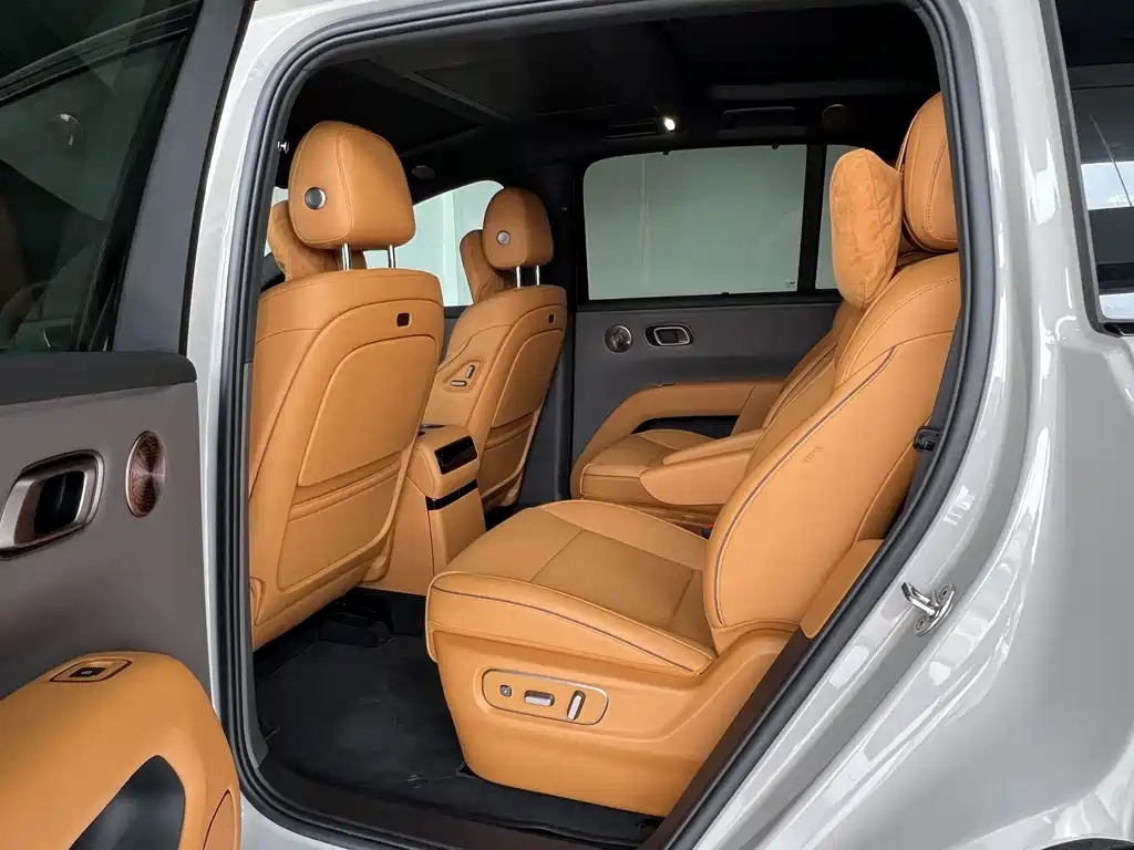 Li Auto i8 2025 — фото 12