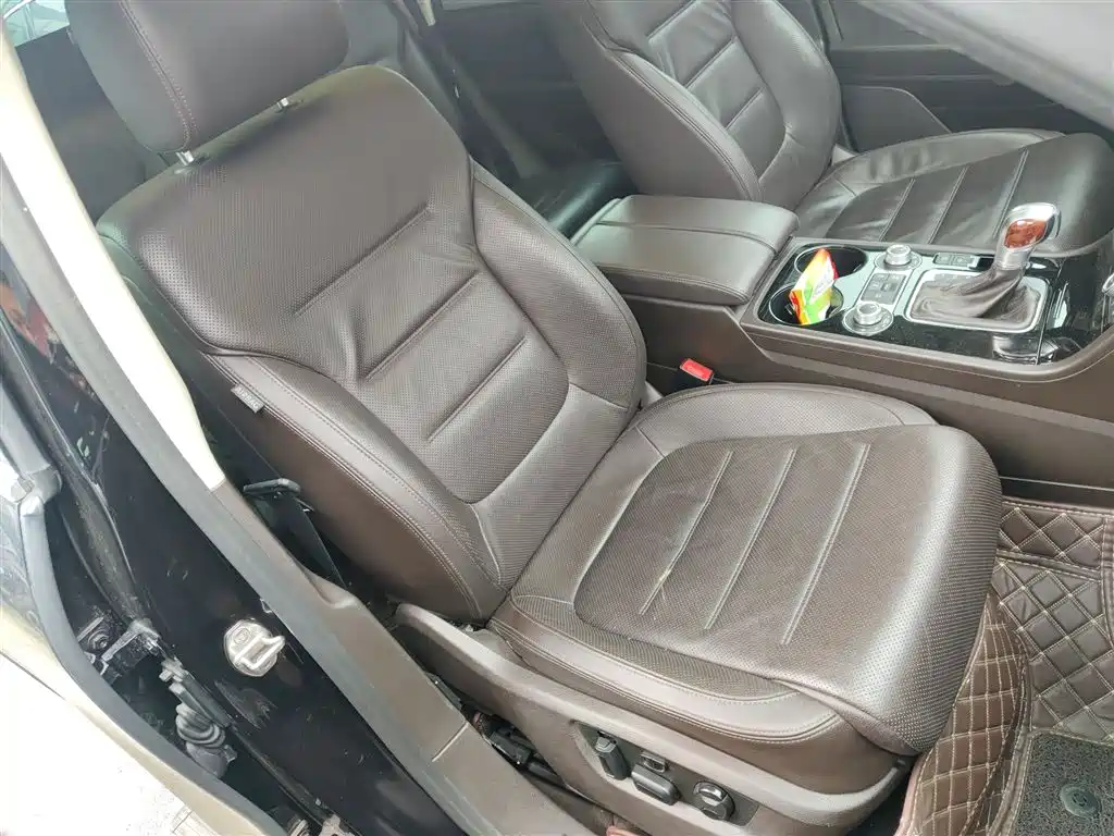 Volkswagen Touareg 2018 — фото 16