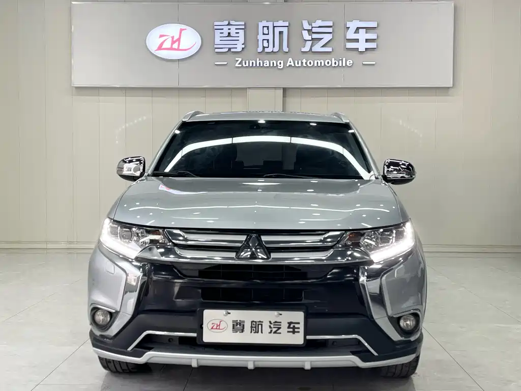 Mitsubishi Outlander 2016 — фото 3