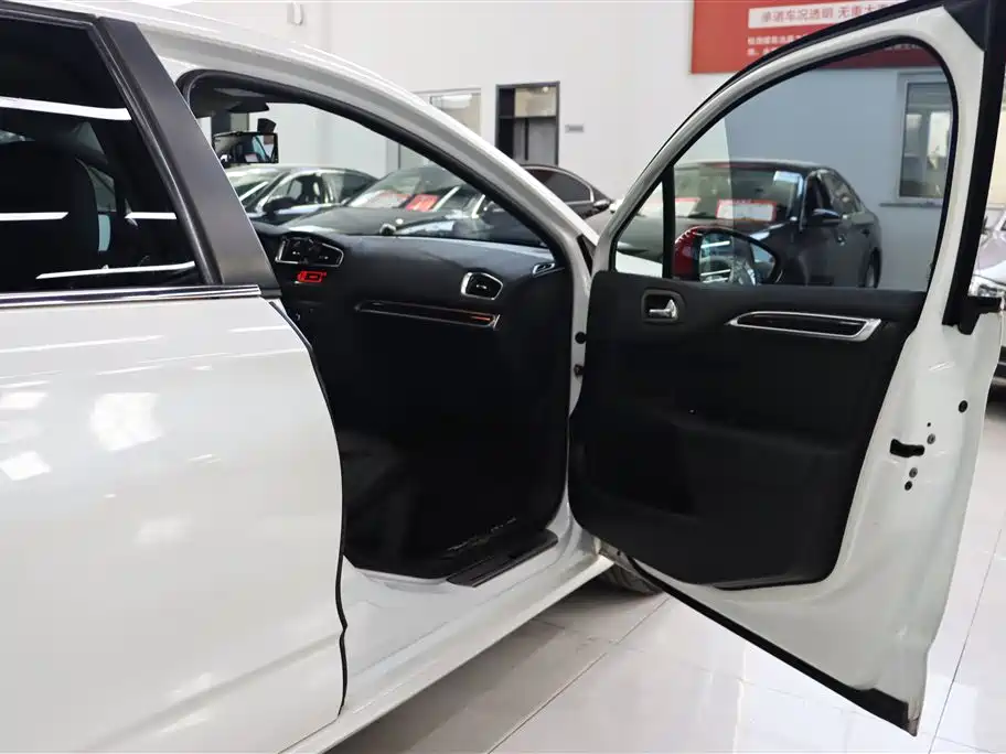 Citroën C4L 2013 — фото 18