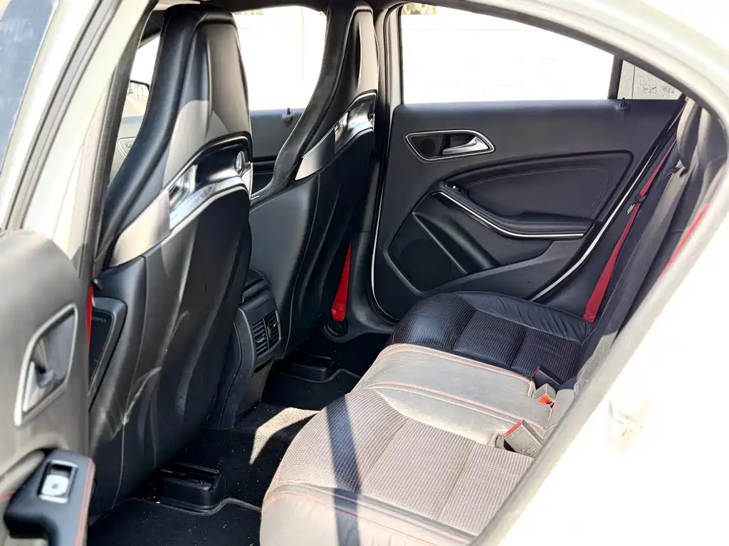 Mercedes-Benz A-Class AMG 2015 — фото 6