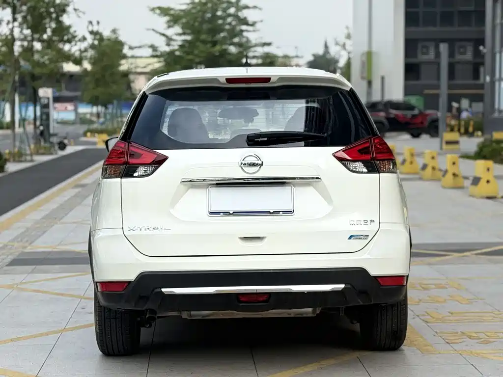 Nissan X-Trail 2018 — фото 10