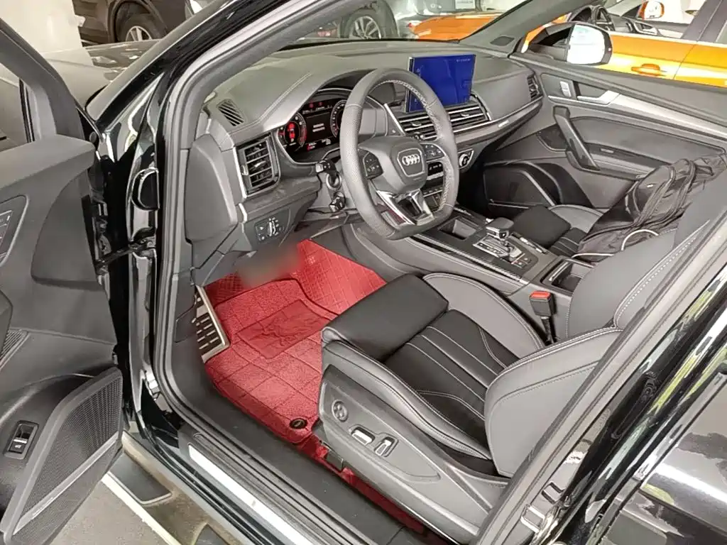 Audi Q5L 2023 — фото 23