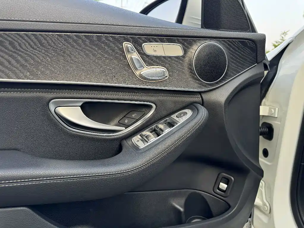 Mercedes-Benz C-Class 2017 — фото 16
