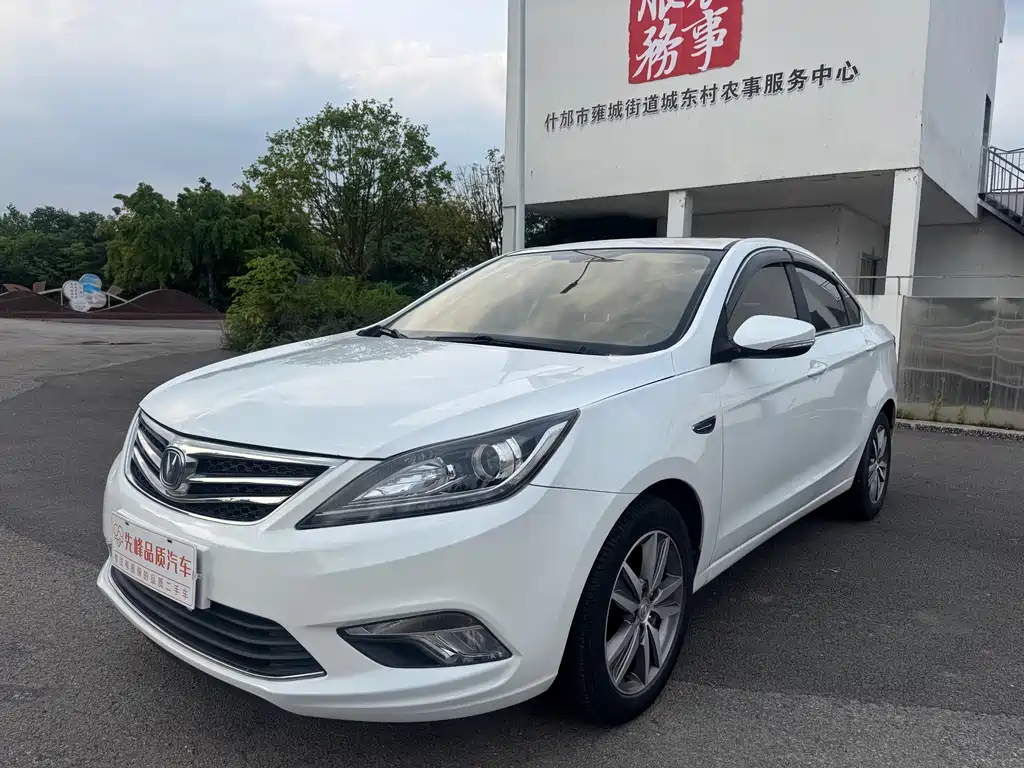 Changan Eado 2017 — фото 1