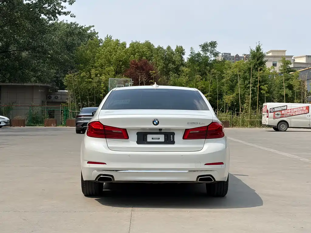 BMW 5 Series New Energy 2019 — фото 25