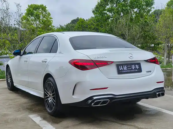 Mercedes-Benz C-Class 2024