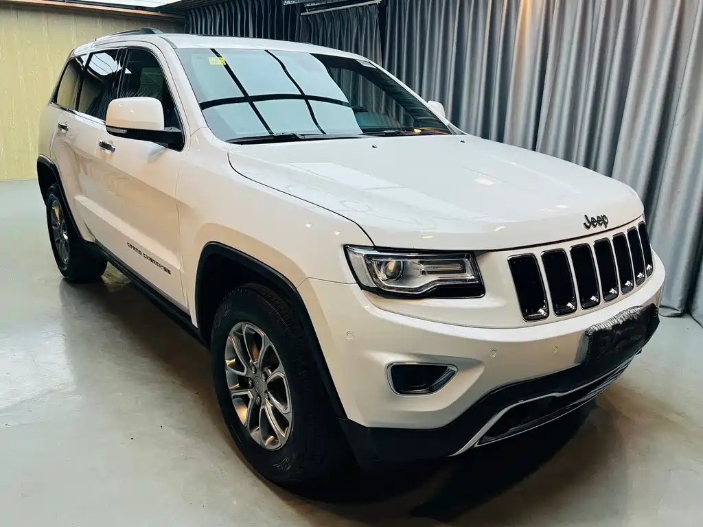 Jeep Grand Cherokee 2015 — фото 3