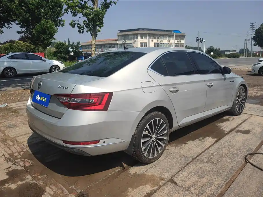 Skoda Superb 2016 — фото 3