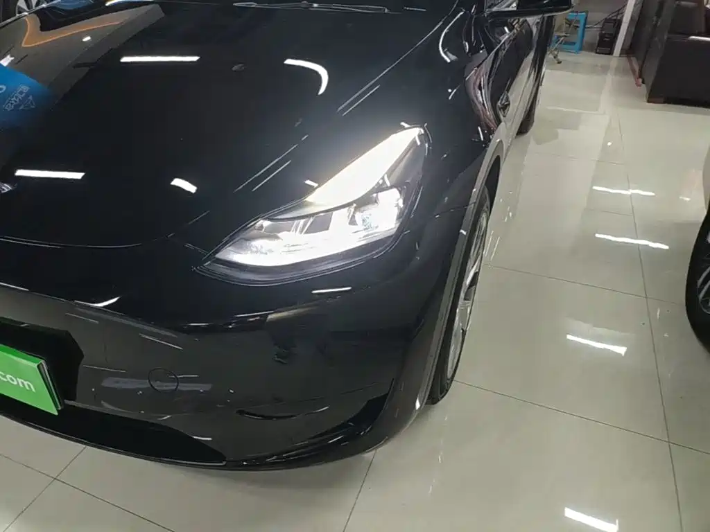 Tesla Model Y 2023 — фото 24