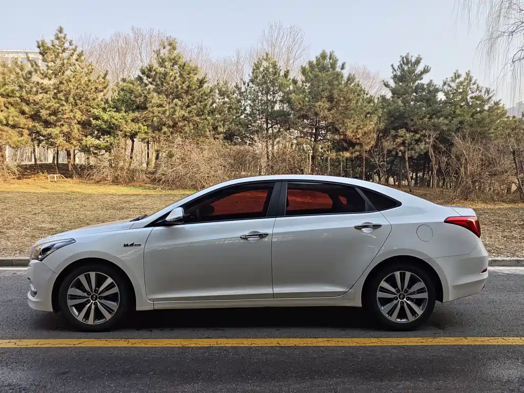Hyundai Mistra 2016 — фото 4