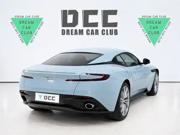 Aston Martin DB11 2019