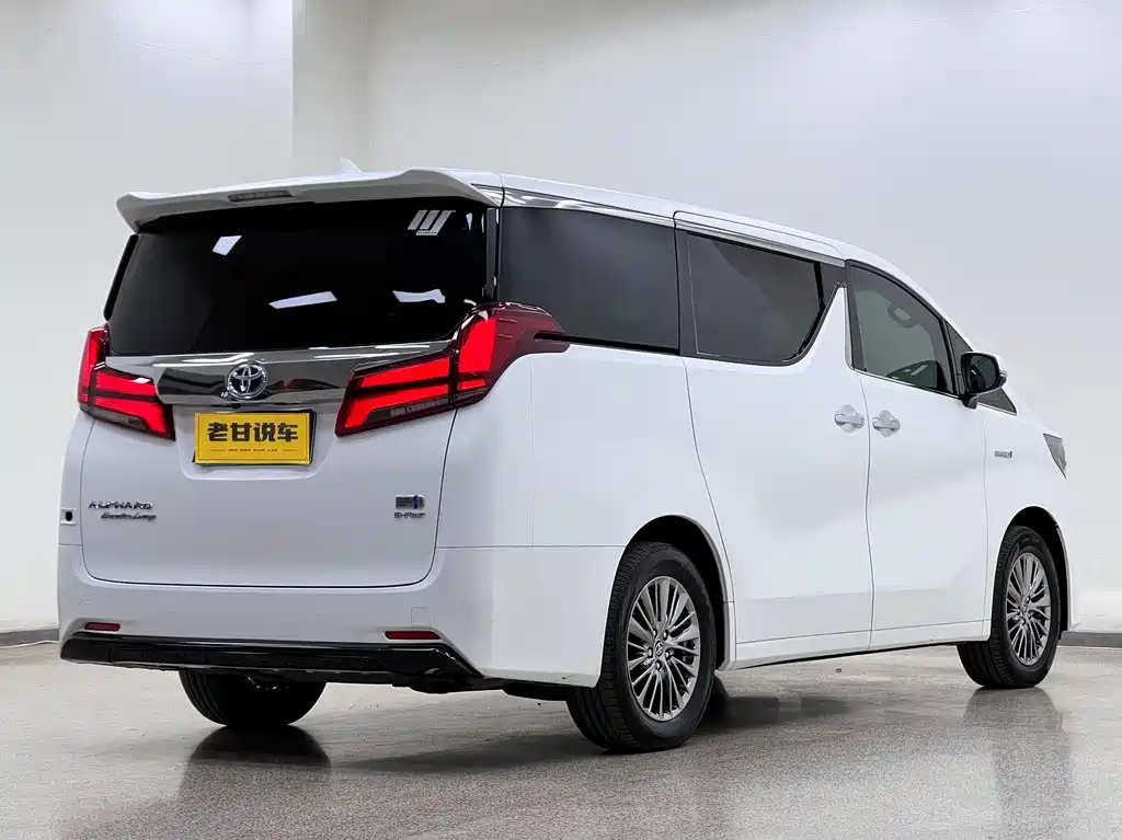 Toyota Alphard 2022 — фото 5