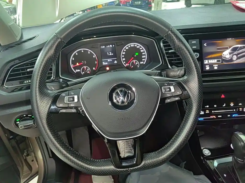 Volkswagen T-Roc 2019 — фото 11