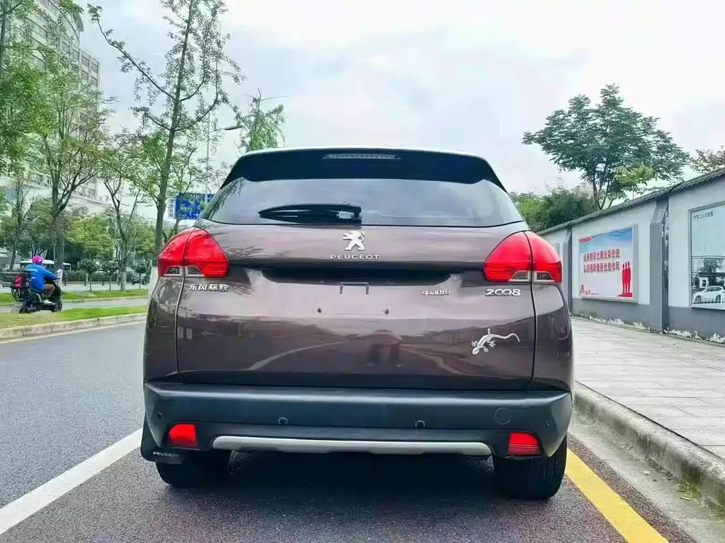 Peugeot 2008 2018 — фото 9