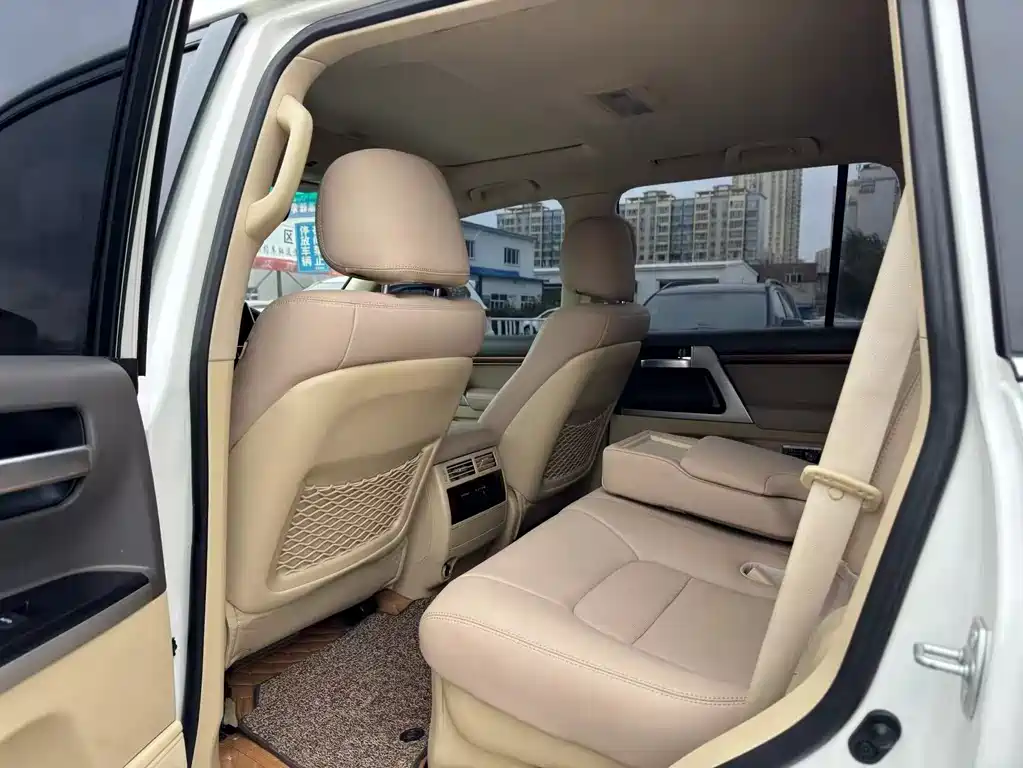 Toyota Land Cruiser 2016 — фото 6