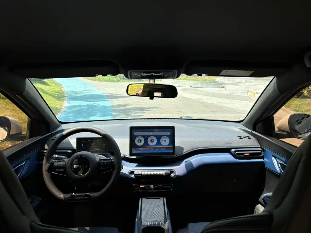 BYD Dolphin 2025