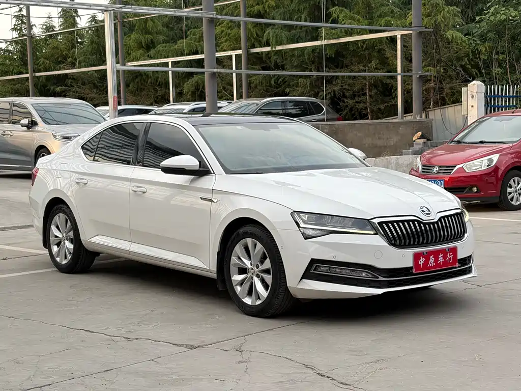 Skoda Superb 2021 — фото 3