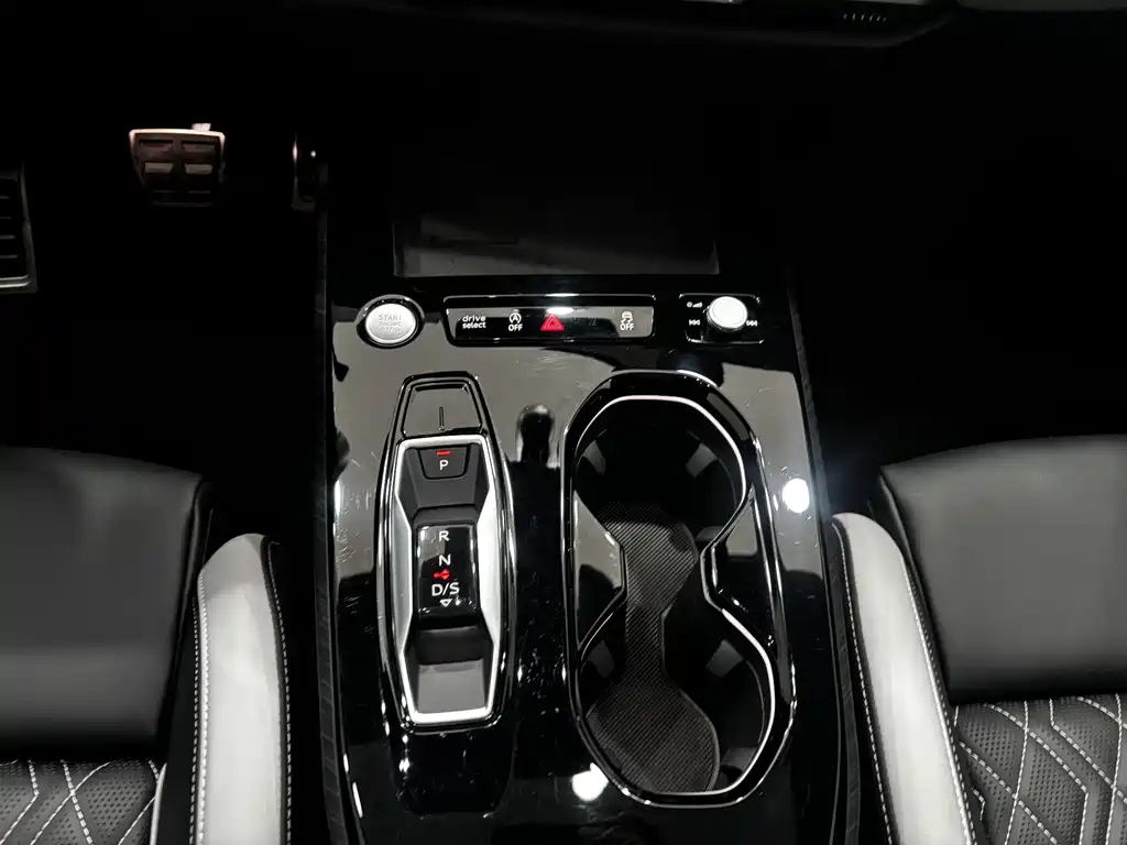 Audi A5L 2025 — фото 17