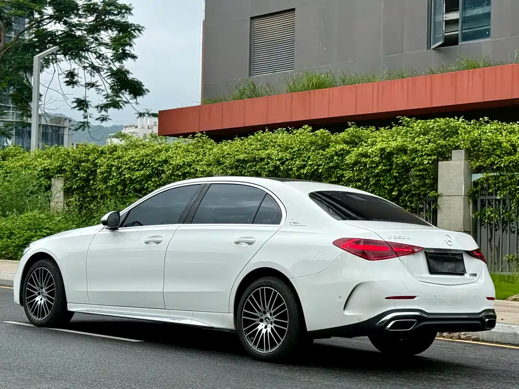 Mercedes-Benz C-Class 2025 — фото 6