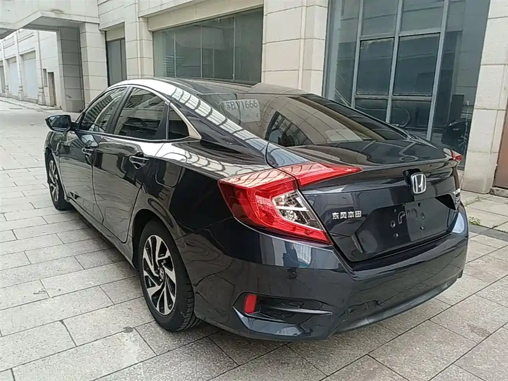Honda Civic 2018 — фото 5