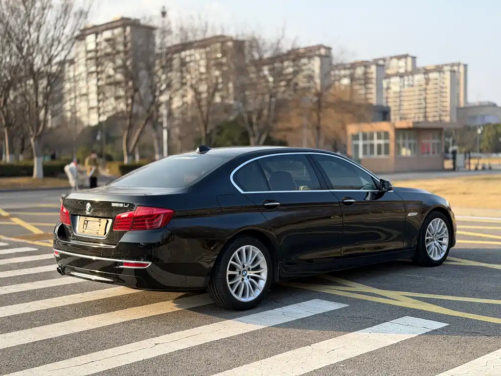 BMW 5 Series 2015 — фото 7