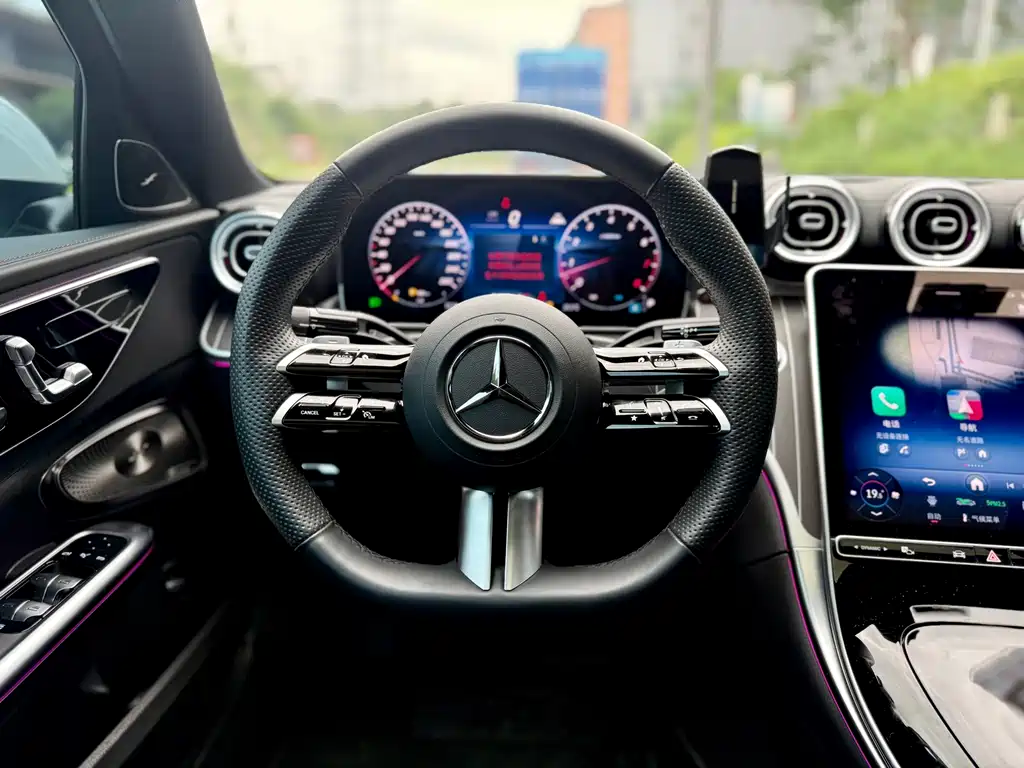 Mercedes-Benz C-Class 2025 — фото 15