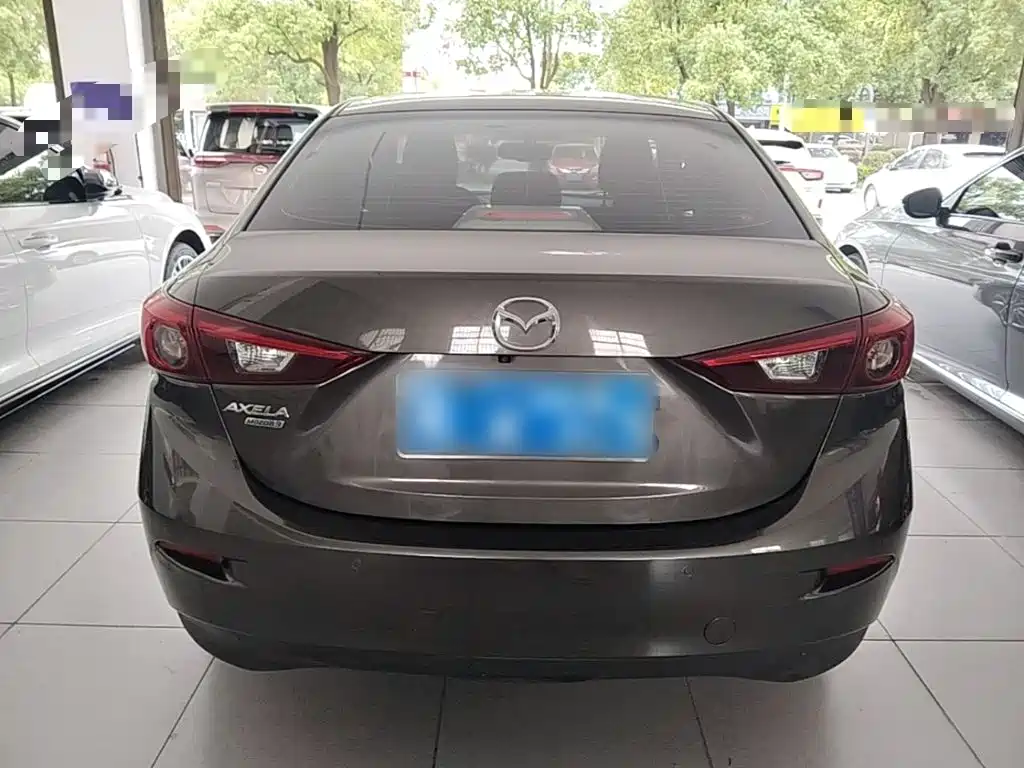 Mazda 3 Axela 2018 — фото 6